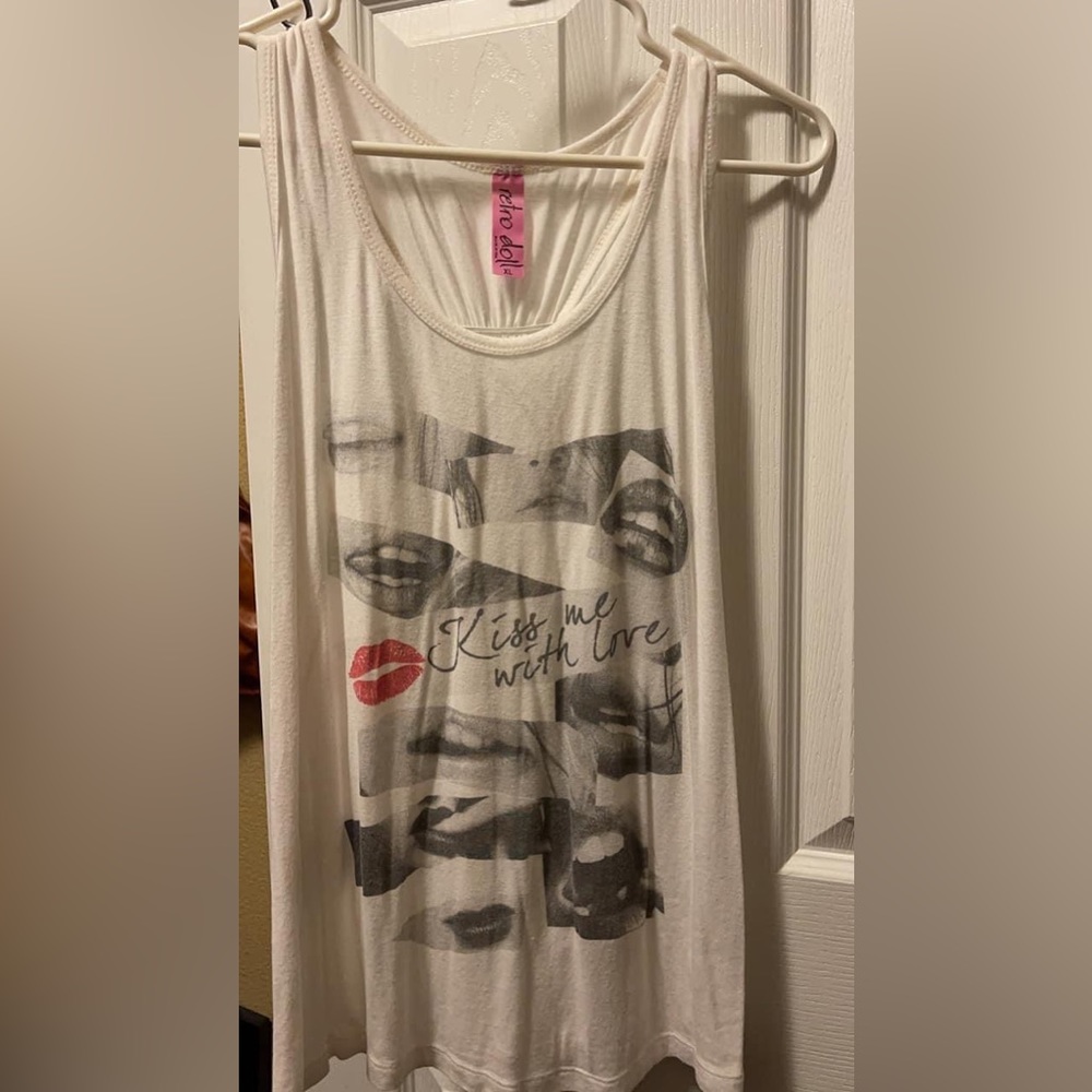 Kiss me with love tank size XL